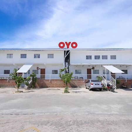 Oyo 44011 Weng Bee Guest House Kota Kinabalu Bagian luar foto