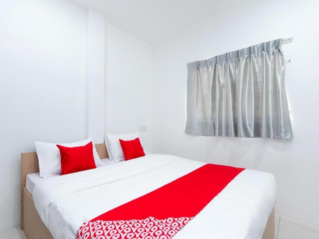 Oyo 44011 Weng Bee Guest House Kota Kinabalu Bagian luar foto