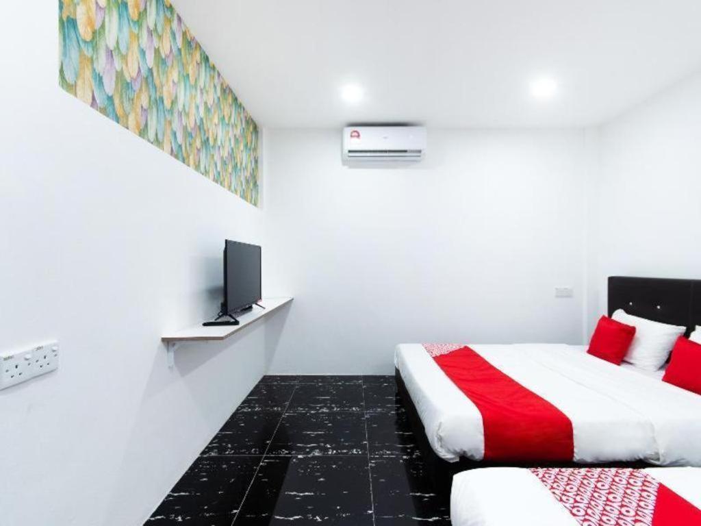 Oyo 44011 Weng Bee Guest House Kota Kinabalu Bagian luar foto