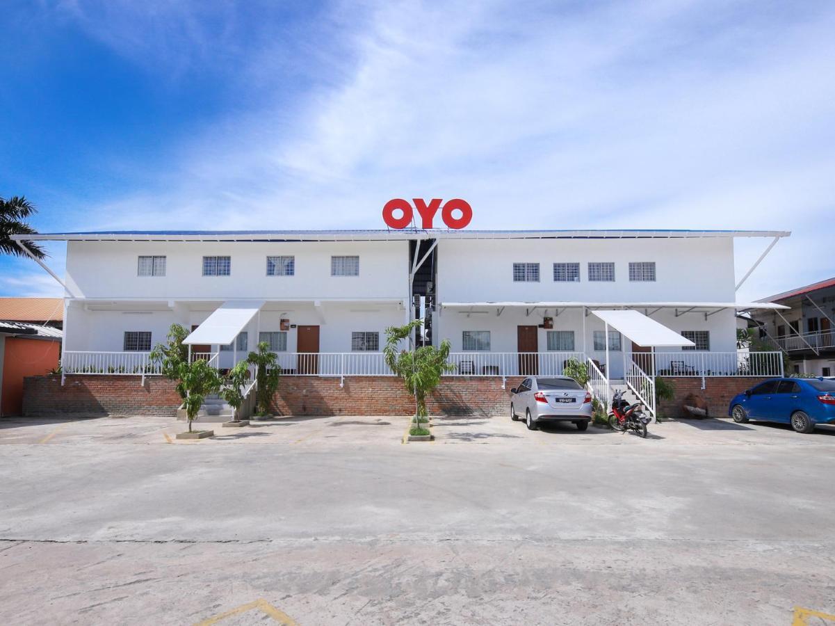 Oyo 44011 Weng Bee Guest House Kota Kinabalu Bagian luar foto