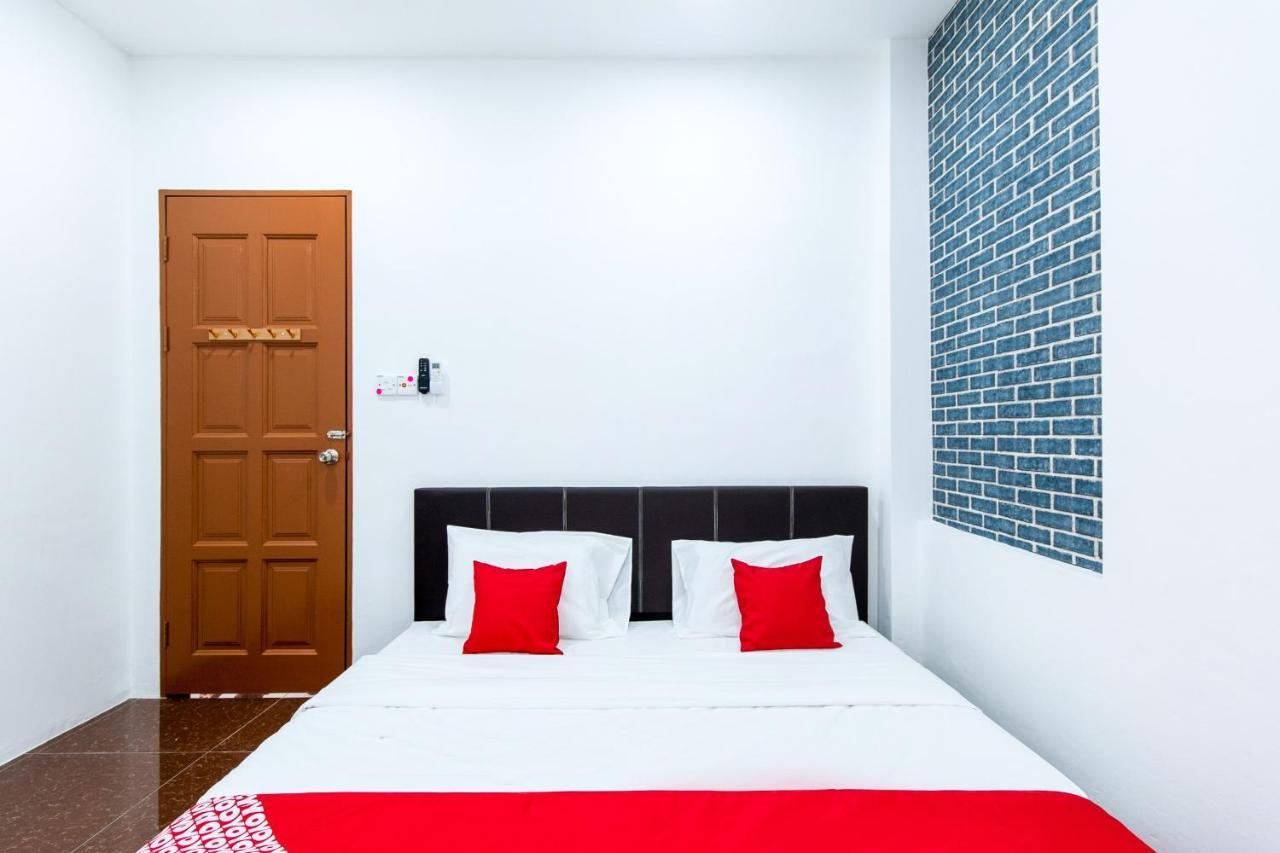 Oyo 44011 Weng Bee Guest House Kota Kinabalu Bagian luar foto