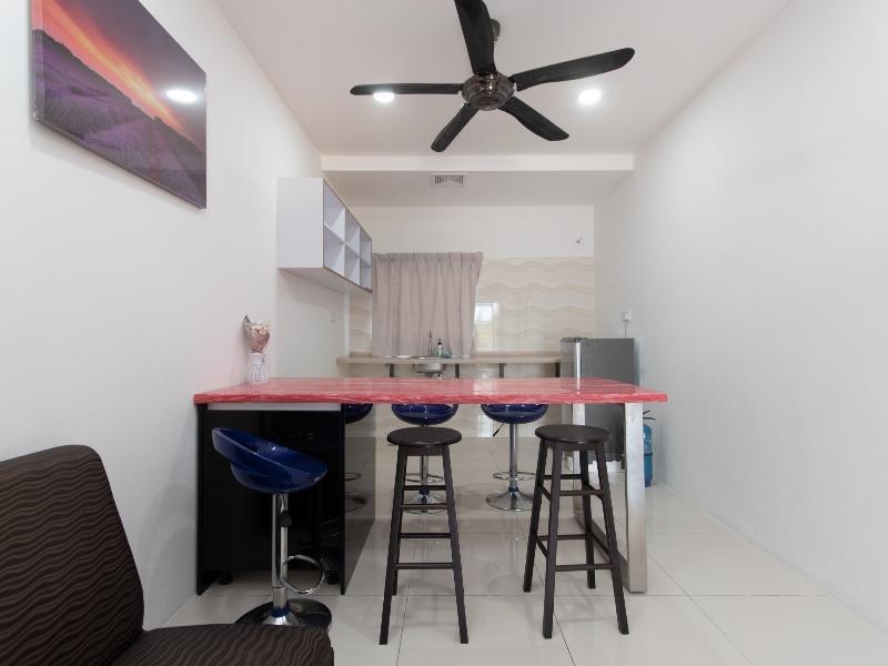 Oyo 44011 Weng Bee Guest House Kota Kinabalu Bagian luar foto